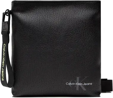 Calvin Klein Jeans Tagged Flatpack 18 Černá